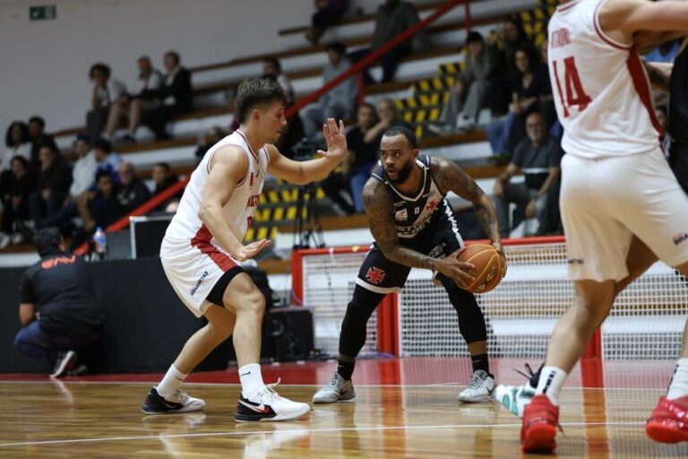 Vasco vence Paulistano com destaque para Marquinhos e Jamaal no NBB