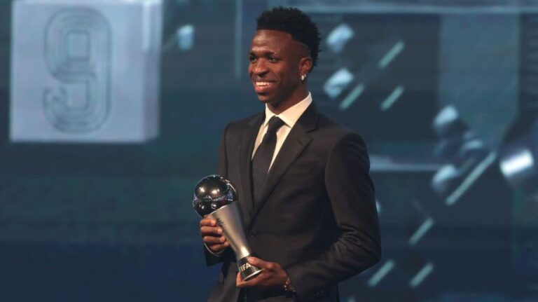 Vinicius Jr conquista prêmio de Melhor Jogador do Ano da FIFA