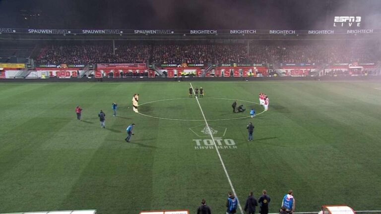 Momento de Silêncio em Homenagem a Fran Körver Interrompido em Jogo entre MVV e Feyenoord