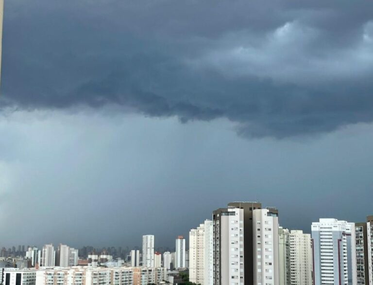 São Paulo entra em alerta devido a chuvas e tempestades