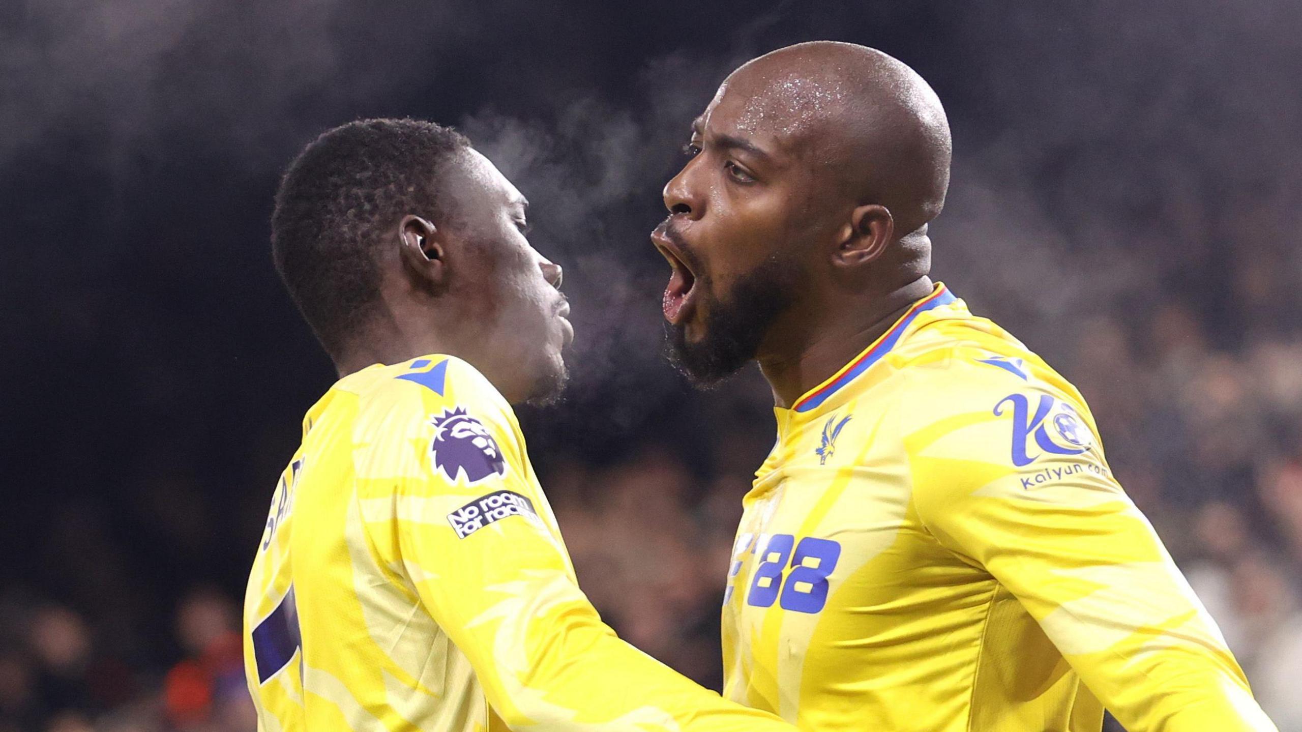 Jean-Philippe Mateta celebra o gol que deu a vitória ao Crystal Palace em Ipswich.