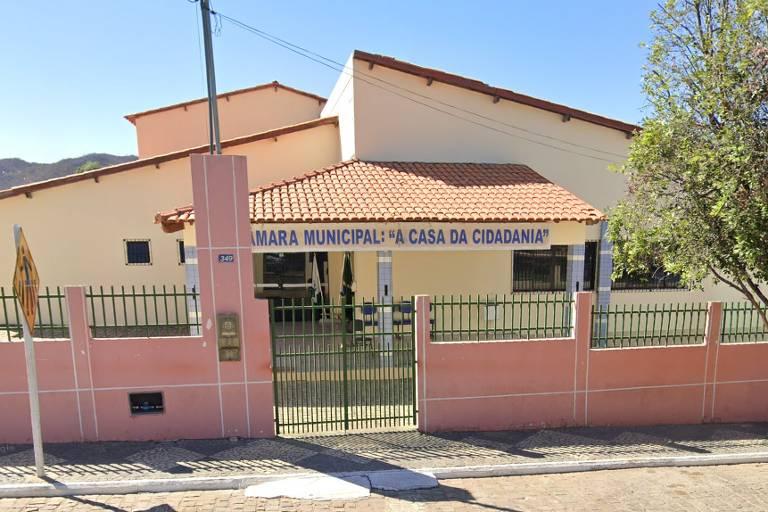 Fachada da Câmara Municipal de Oliveira dos Brejinhos