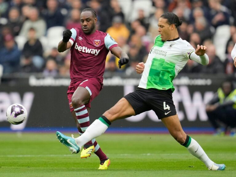 Michail Antonio sofre acidente de carro e passa bem após intervenção médica