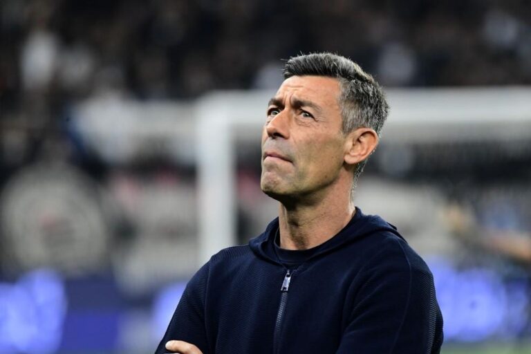 Santos anuncia Pedro Caixinha como novo técnico para 2025