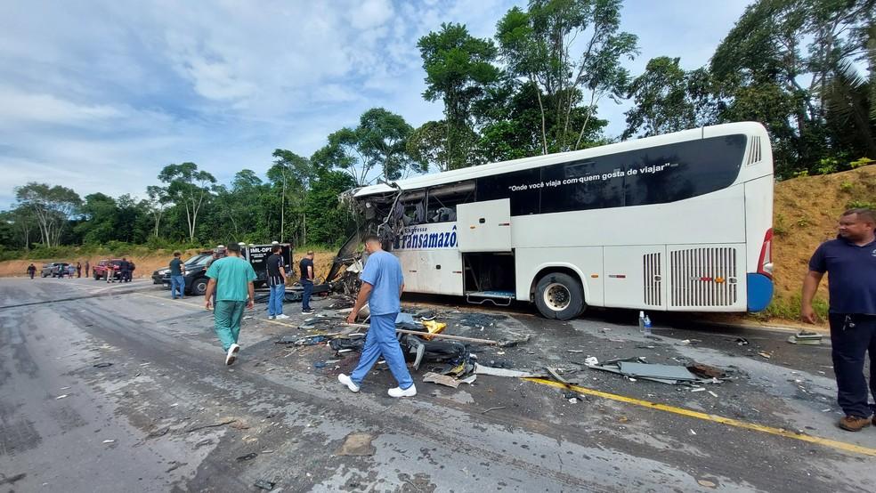 Grave acidente de trânsito ocorreu no quilômetro 138 da rodovia AM-010, nesta sexta-feira (20)