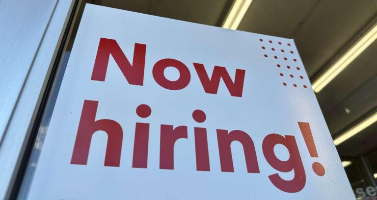 Dados do Emprego nos Estados Unidos: Criação de 227 mil Vagas em Novembro