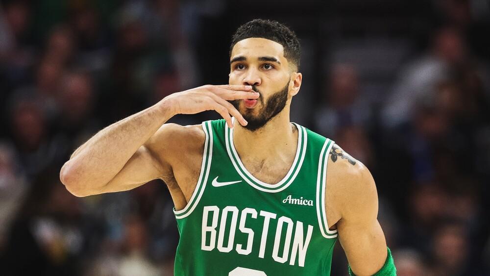 Jayson Tatum, ala-pivô do Boston Celtics