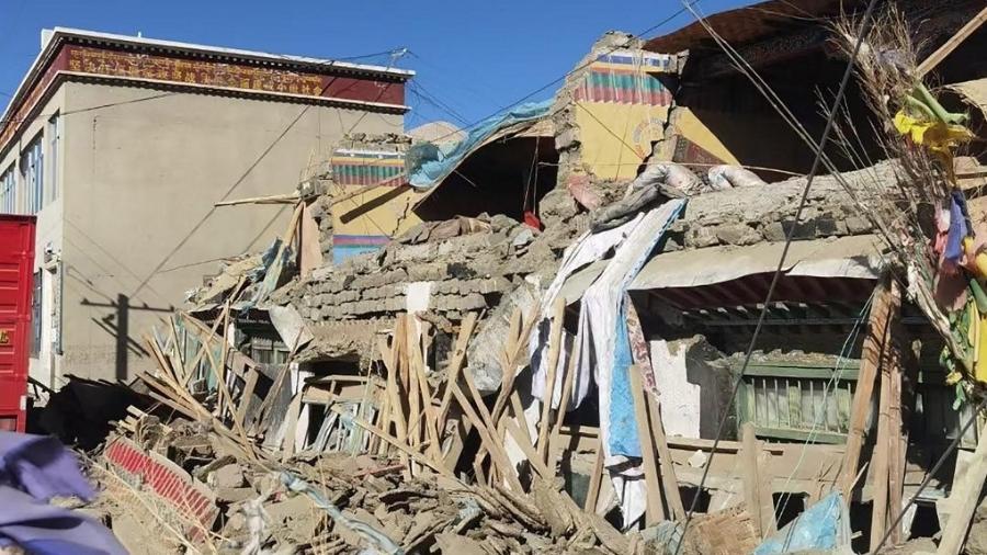 Destruição causada pelo terremoto em Shigatse, Tibete