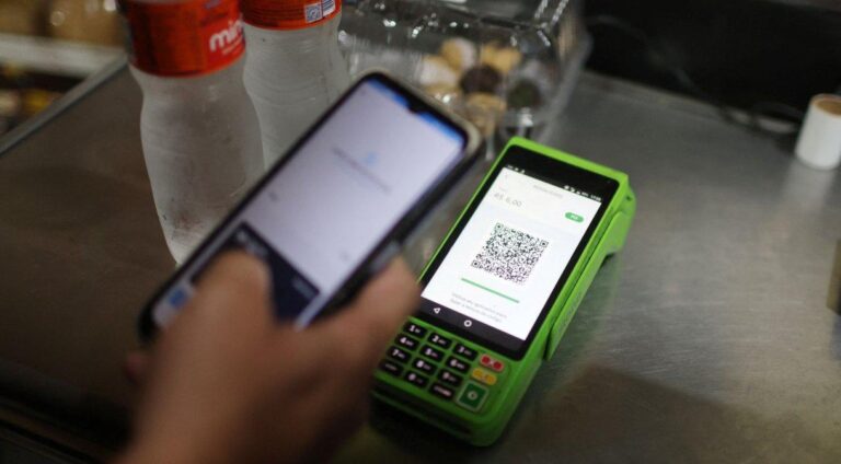 Governo revoga monitoramento do Pix após repercussão negativa e fake news