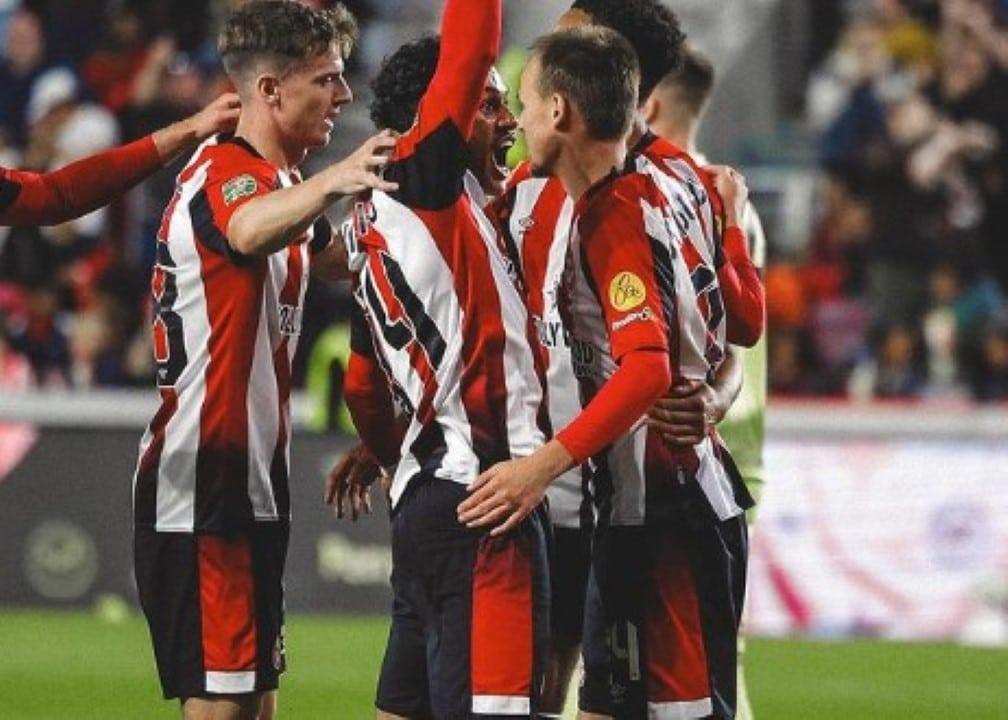 Jogadores do Brentford em ação