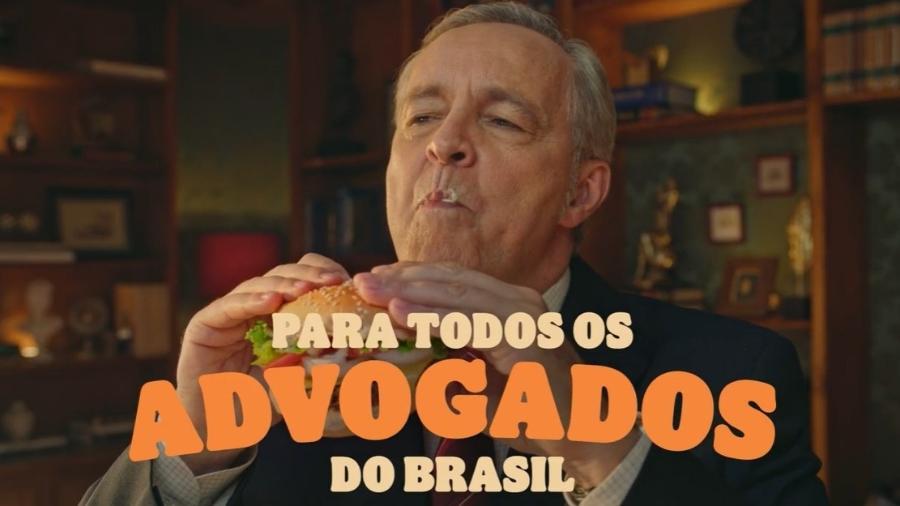 Cópia da cópia: Burger King dará sanduíche a advogados com carteira da OAB.