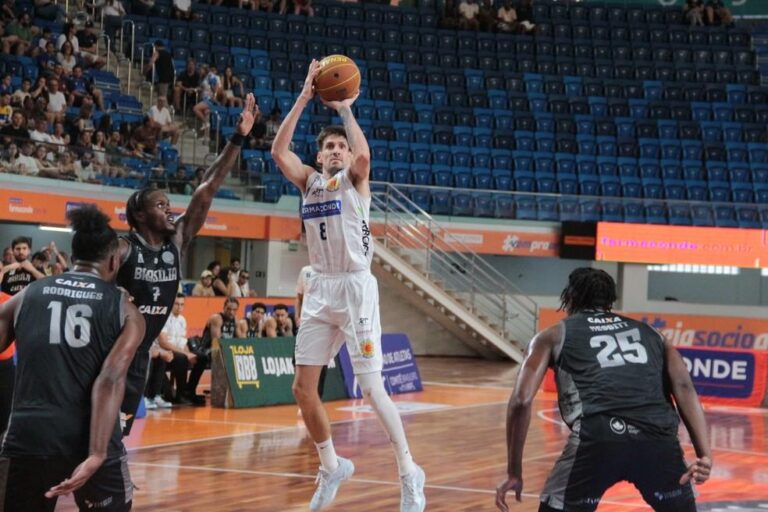 São José Basketball vence Brasília e conquista terceira vitória consecutiva no NBB