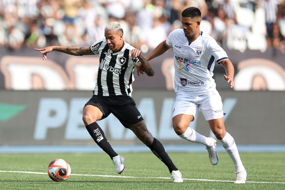 Carlos Alberto em ação pelo Botafogo no Campeonato Carioca