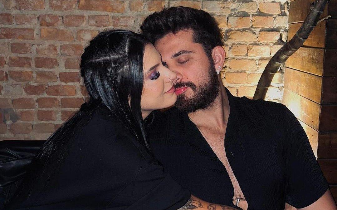 Relacionamento de Ana Castela e Gustavo Mioto é marcado por idas e vindas.