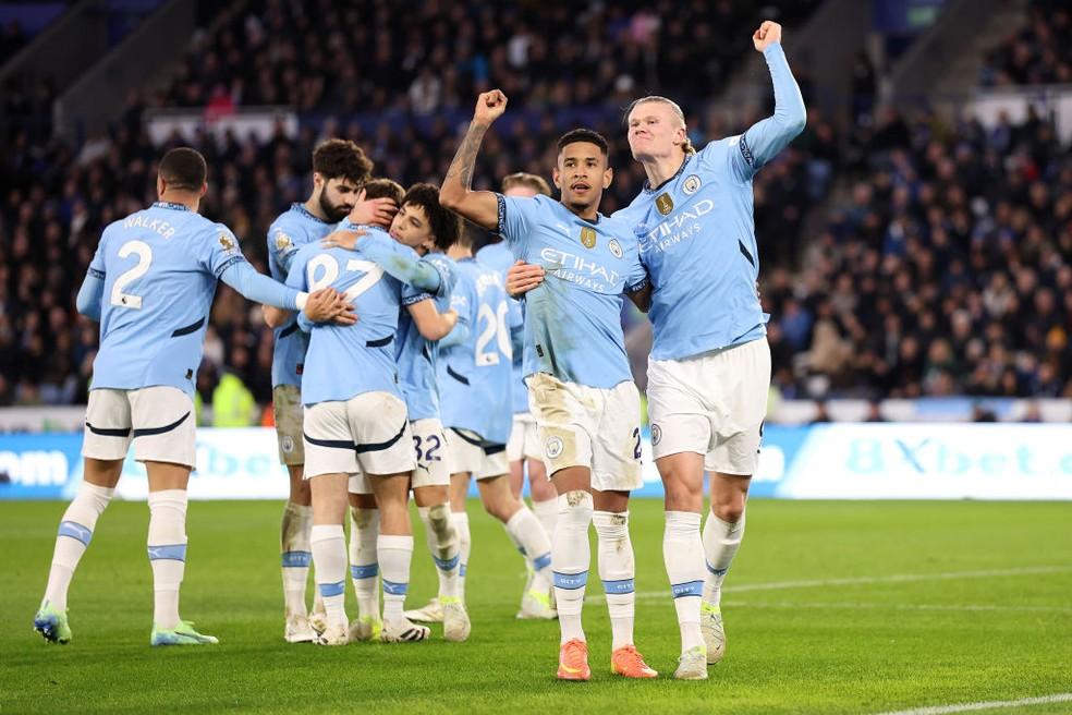 Savinho e Haaland marcaram na vitória do Manchester City sobre o Leicester