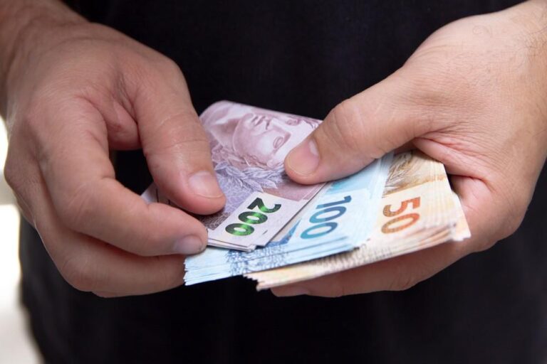 Salário Mínimo em 2025: Novo Valor e Regras de Reajuste