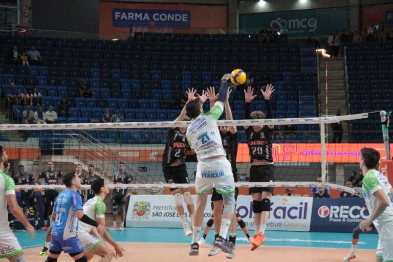 Sesi-Bauru conquista mais uma vitória na Superliga e se afasta da parte baixa da tabela