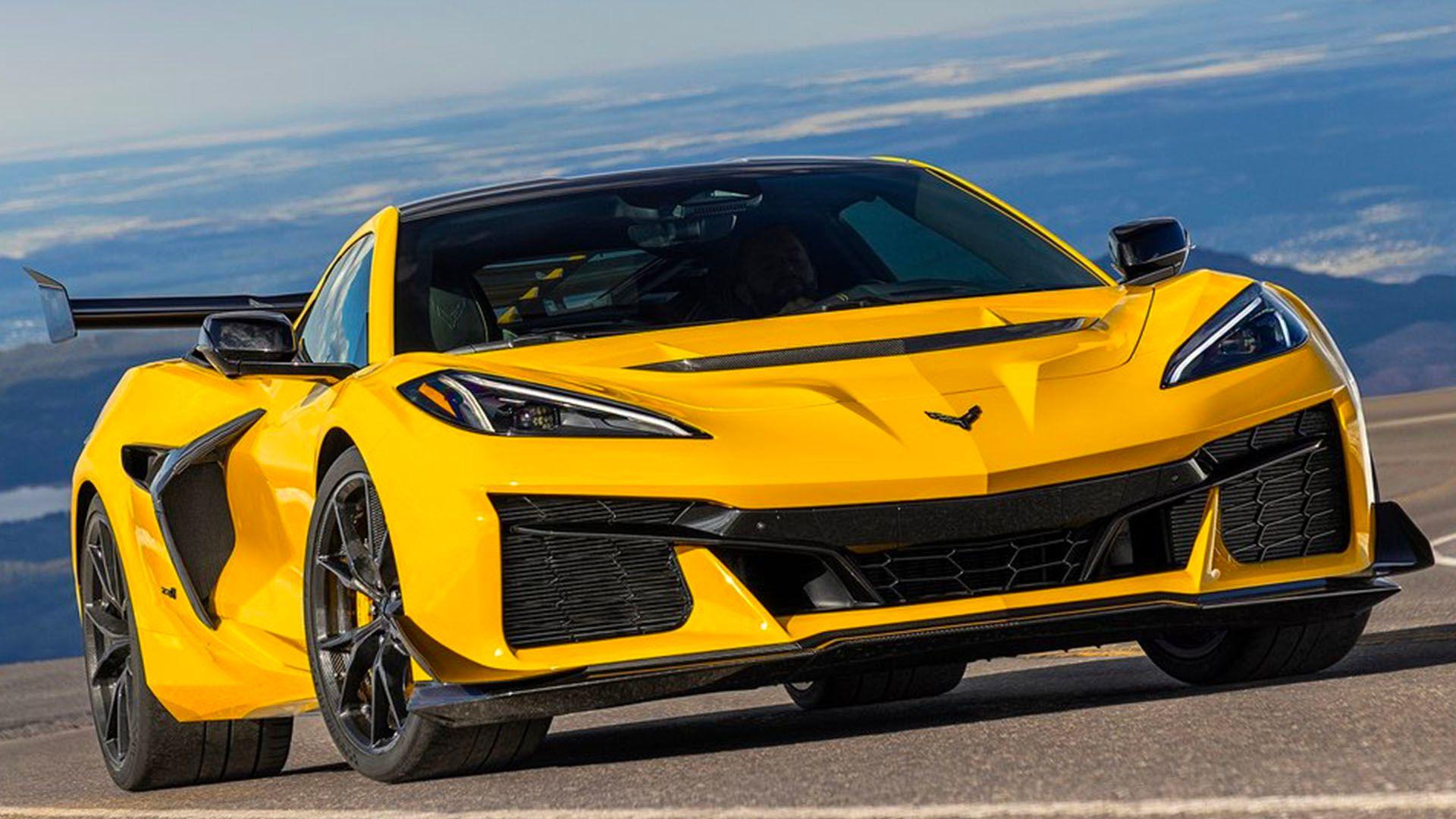 2025 Chevrolet C8 Corvette ZR1 Front Three Quarter