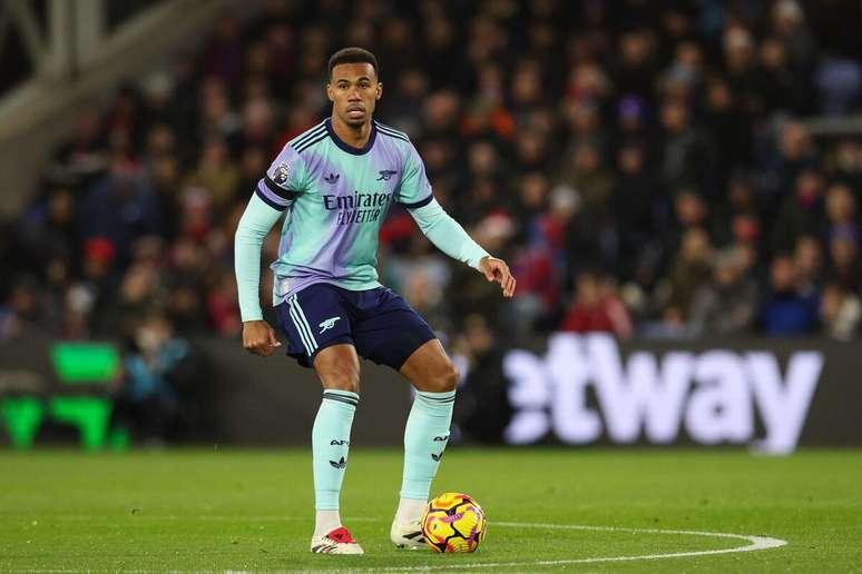 Arsenal e Aston Villa se Enfrentam no Campeonato Inglês com Olho na Vitória