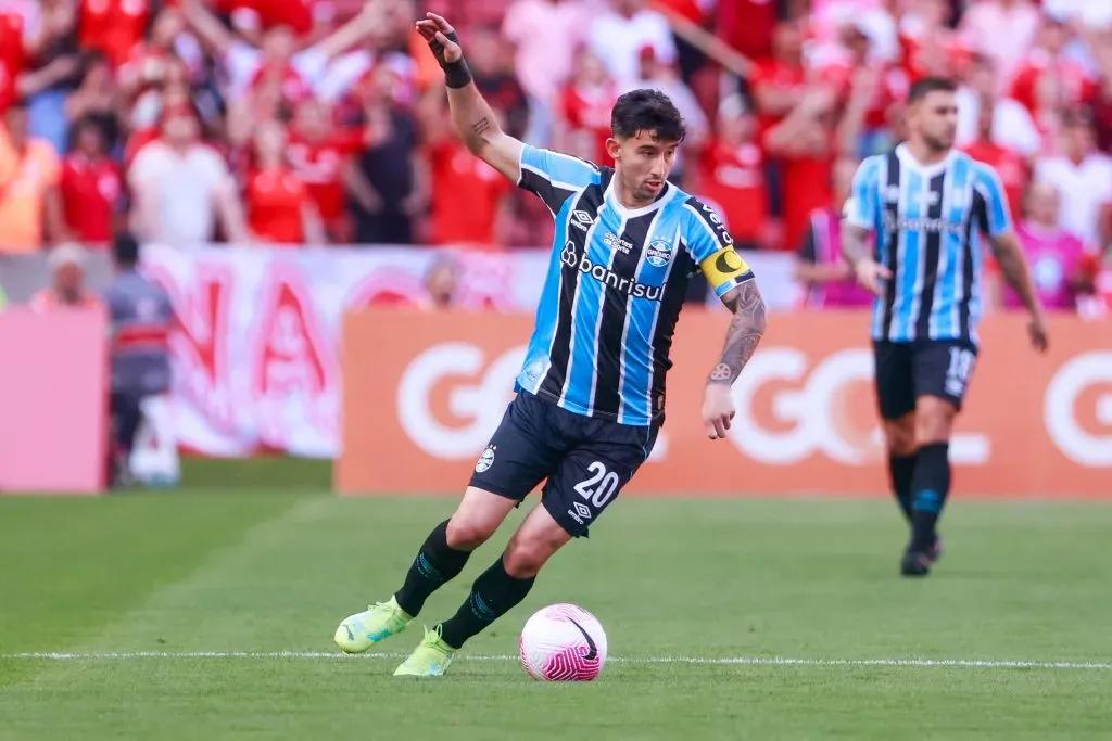 Villasanti jogador do Grêmio durante partida contra o Internacional