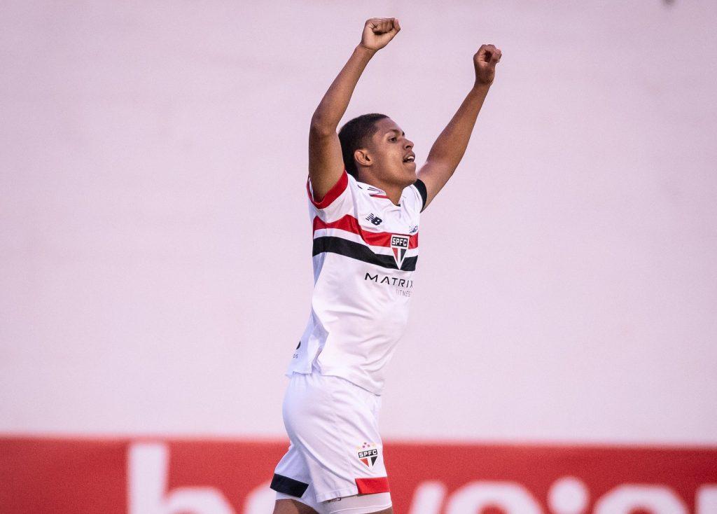 Ryan Francisco em ação pelo São Paulo