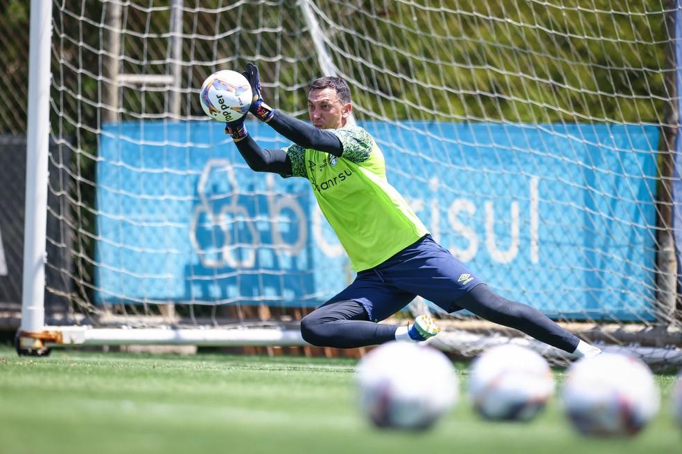 Marchesín em treino do Grêmio