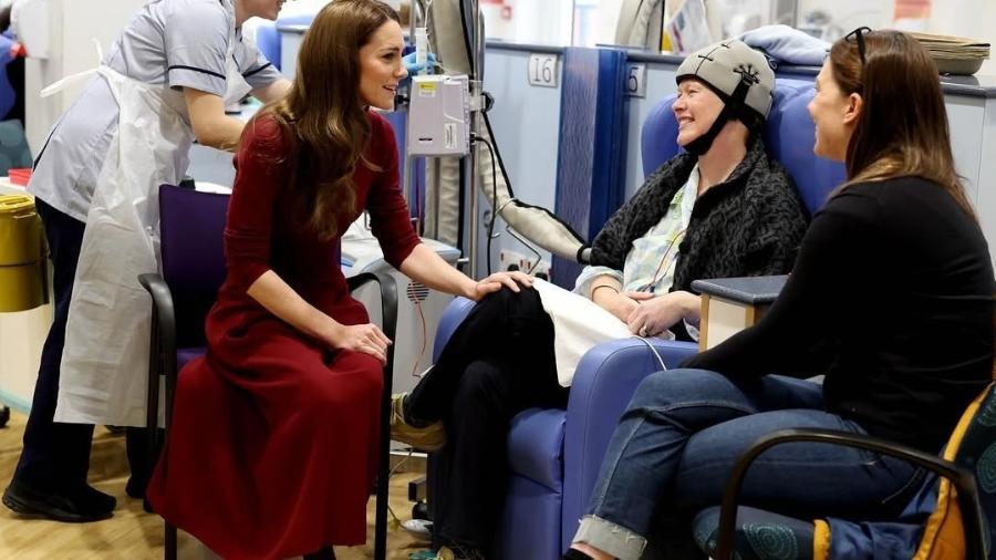 Kate Middleton visitando o Hospital Royal Marsden