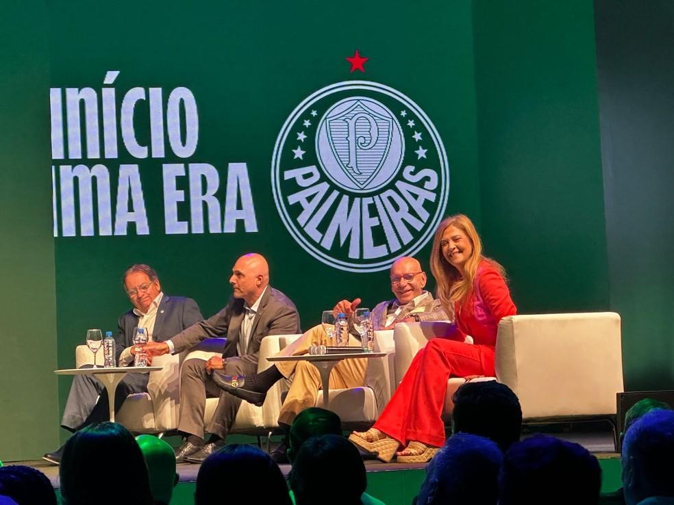 Paulo Buosi, Galiotte, José Roberto Lamacchia e Leila Pereira em evento do Palmeiras para lançar novo patrocinador