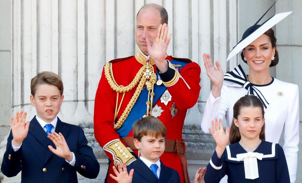 Príncipe William e Kate Middleton com os filhos