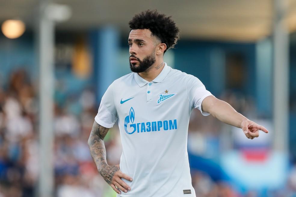 Claudinho em ação pelo Zenit