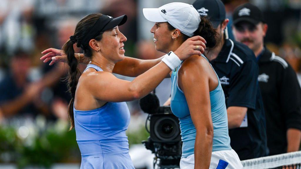 Madison Keys celebra vitória contra Jessica Pegula