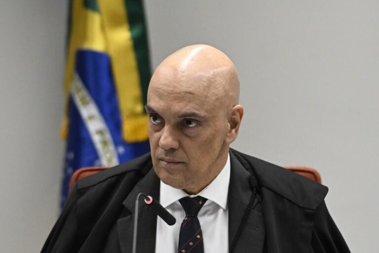 STF e Redes Sociais: Regulamentação é Necessária Após Atos de 8 de Janeiro