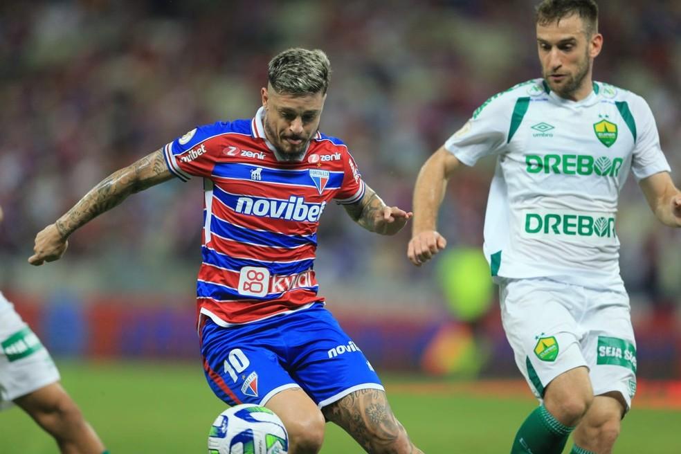 Lucas Crispim em ação pelo Fortaleza