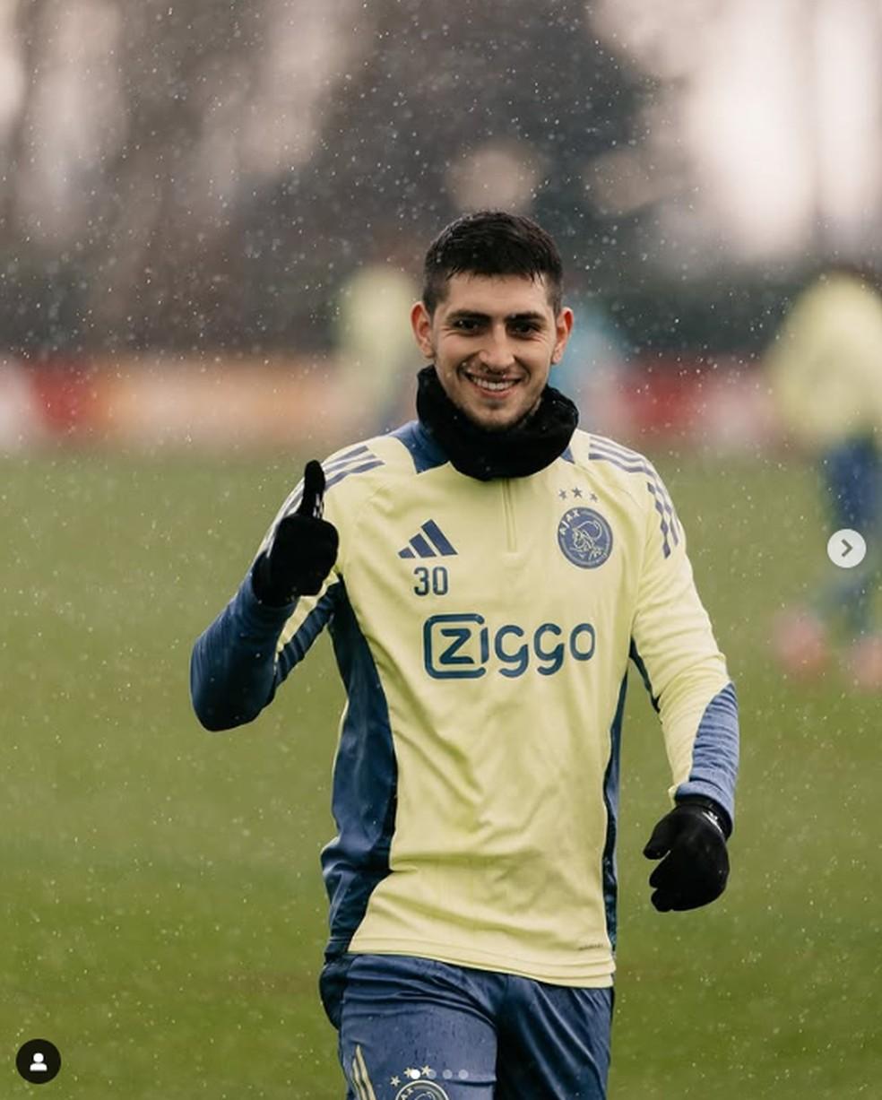 Gaston Ávila, zagueiro do Ajax