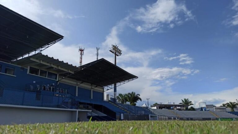 Goiatuba e Goiás se enfrentam na abertura do Campeonato Goiano 2025