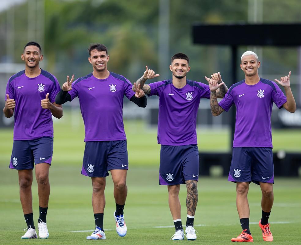 Molecada da base do Corinthians ganha chances no elenco profissional