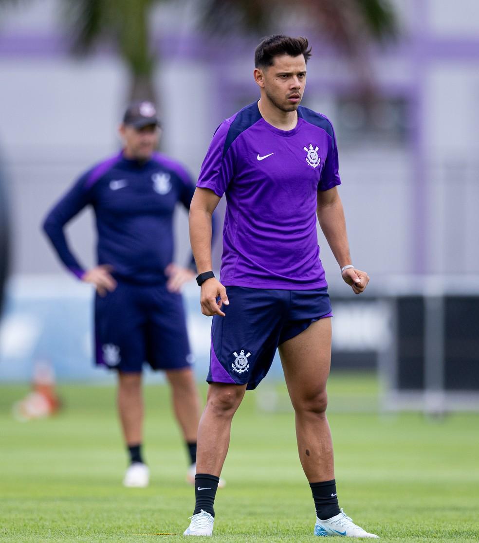 Ángel Romero vai para mais uma temporada defendendo as cores do Corinthians