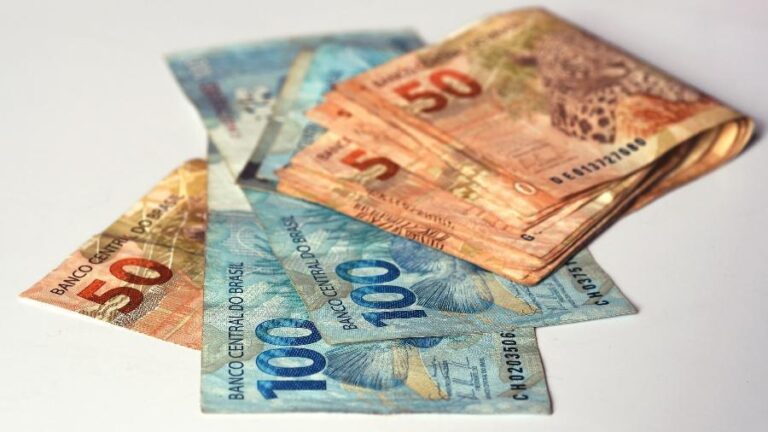 Aposta do RJ ganha R$ 1,3 milhão na Quina 6620