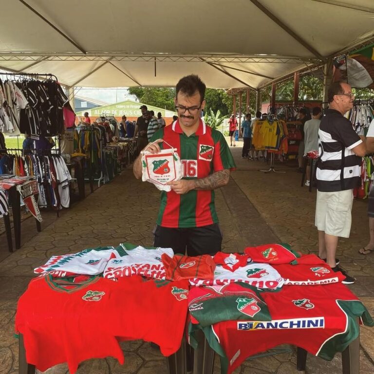 Torcedor Do Velo Clube Celebra Histórico Retorno ao Paulistão