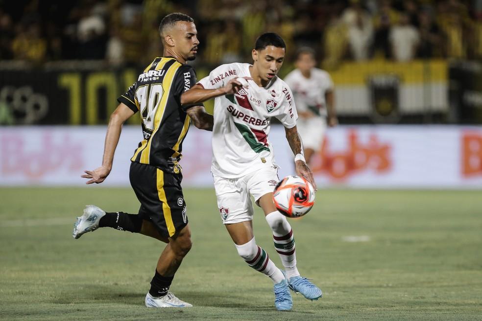 Isaque em Volta Redonda x Fluminense