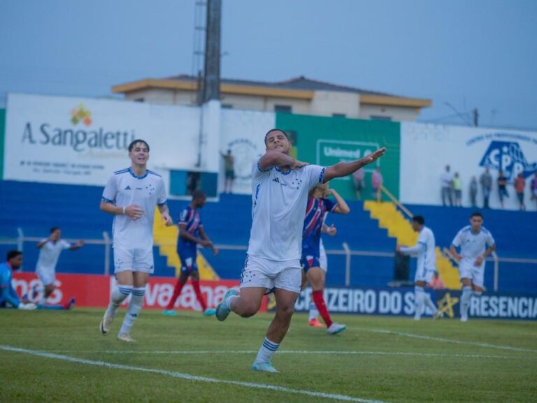 Cruzeiro avança às quartas da Copinha com golaço de Fernando