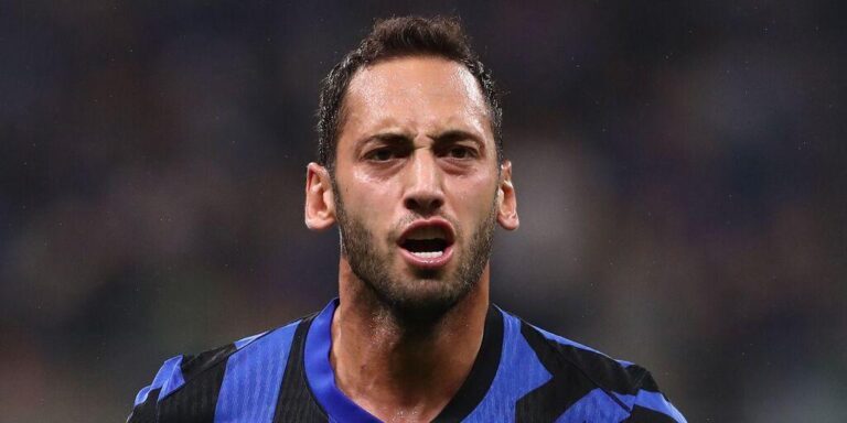 Inter sofre com o desfalque de Calhanoglu após lesão no clássico contra o Milan