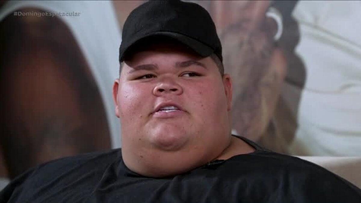 Gordão da XJ faz graça ao sofrer acidente de moto