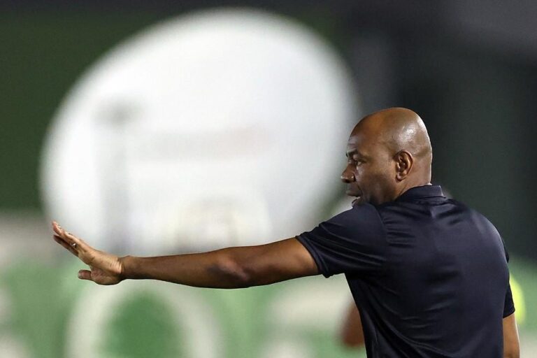 Caçapa projeta melhorias e título da Recopa após empate do Botafogo com o Boavista