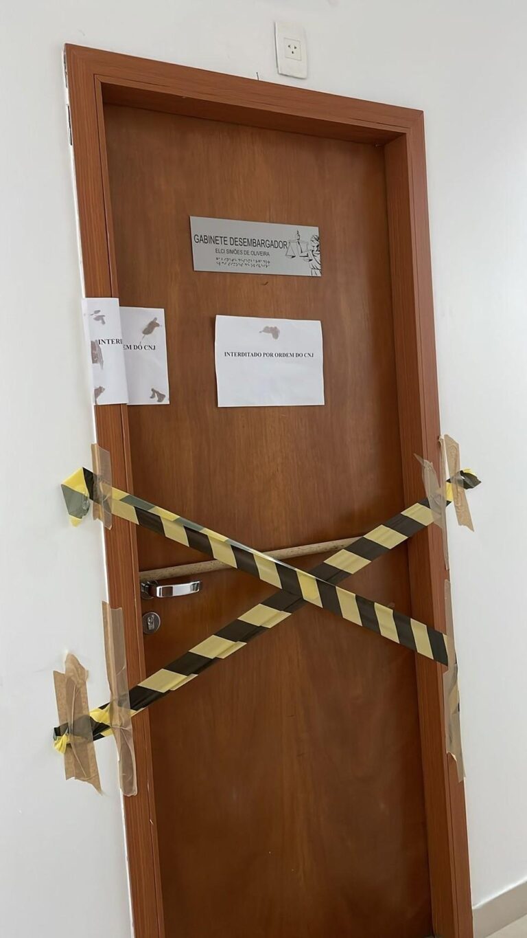 Polícia Federal realiza buscas em gabinetes de desembargador e juiz do AM por suspeitas de fraude