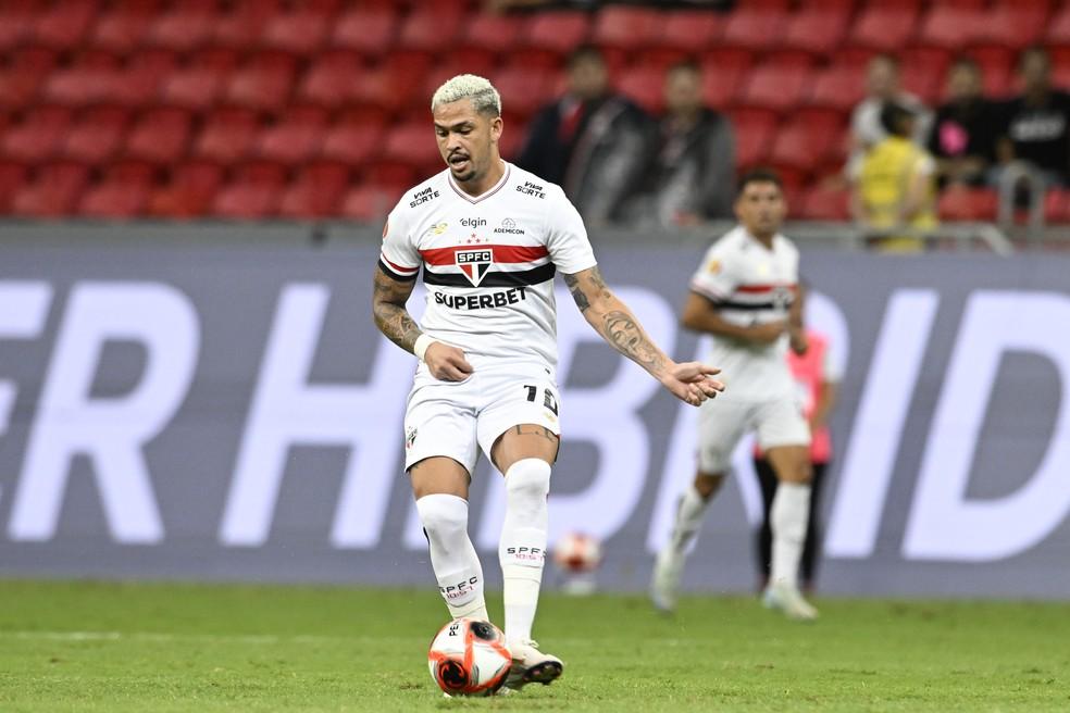 Luciano em ação em São Paulo x Velo Clube