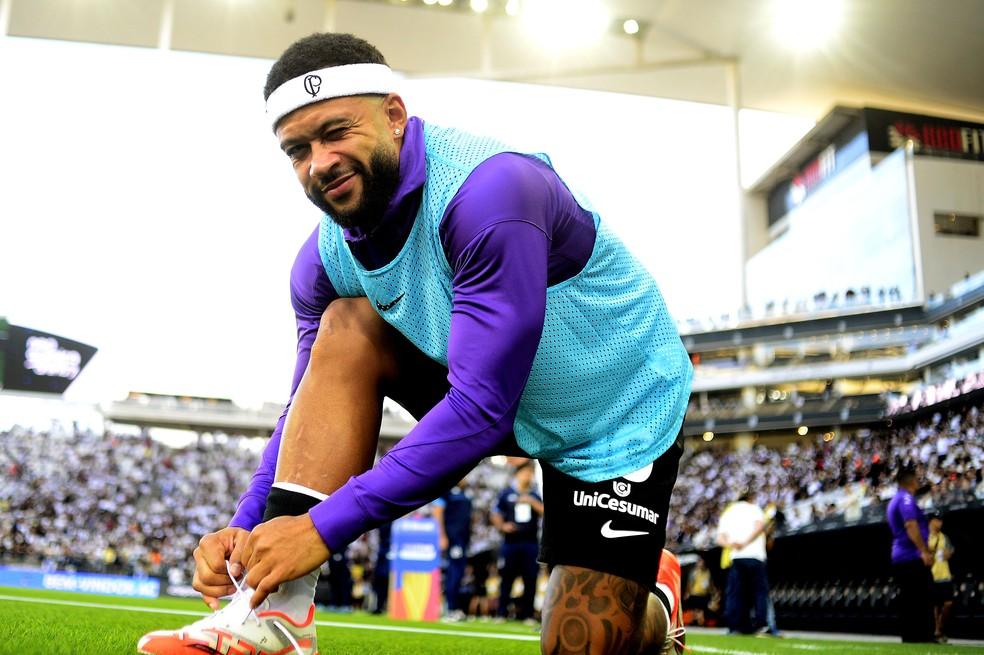 Memphis durante aquecimento do Corinthians na Neo Química Arena