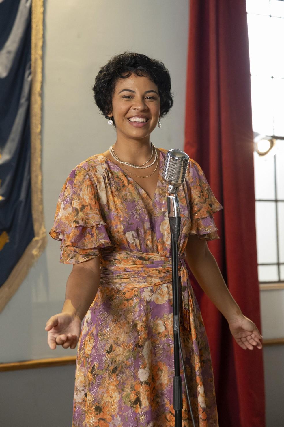 A atriz Bárbara Sut interpreta Alaíde Costa quando jovem em Garota do Momento