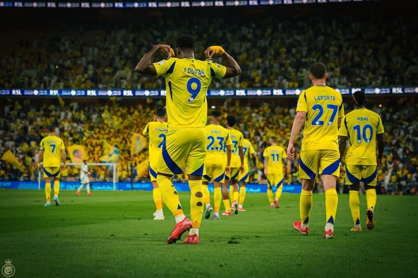 Logo do Al-Nassr e informações sobre o jogo entre Persepolis e Al-Nassr