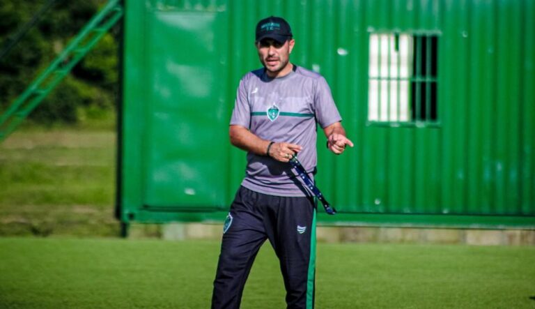 Manaus e Paysandu se enfrentam em busca de uma vaga nas semifinais da Copa Verde